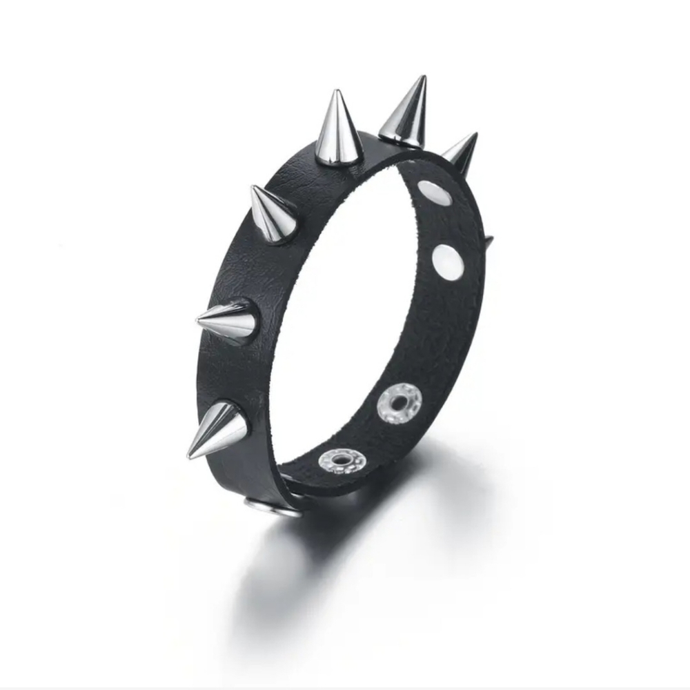 Spiked Braclet - Picture 2 of 2